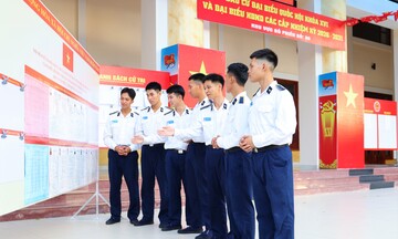 Bồi dưỡng nhận thức bầu cử cho cử tri trẻ ở Học viện Hải quân