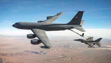 Máy bay KC-135 Stratotanker của Mỹ rơi tại Iraq