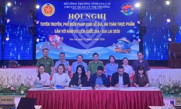 Quản lý thị trường Gia Lai phổ biến quy định về giá, an toàn thực phẩm