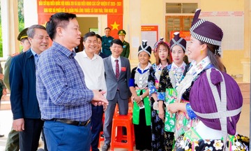 Hòa chung niềm vui ngày bầu cử ở vùng cao xứ Nghệ 