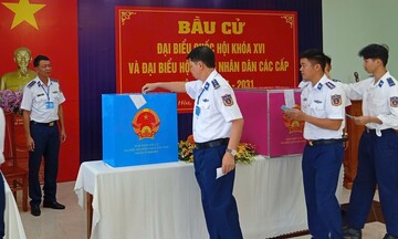 Cán bộ, chiến sĩ Vùng Cảnh sát biển 3 tham gia ngày hội toàn dân