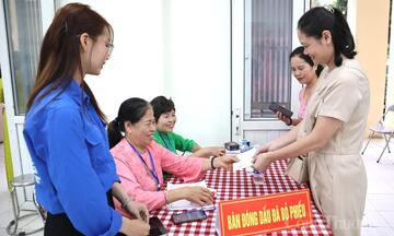 Hơn 100,000 cử tri phường Hà Đông tham gia ngày hội bầu cử