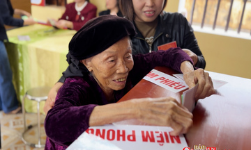 Hưng Yên: Cử tri xã Đồng Bằng phấn khởi đi bỏ phiếu