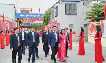 Chùm ảnh: Quyền Bộ trưởng Lê Mạnh Hùng cùng cử tri tại Đơn vị bầu cử số 1 TP. Hải Phòng