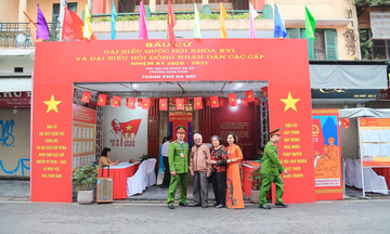 Không khí bầu cử tại 'địa chỉ đỏ' 48 Hàng Ngang