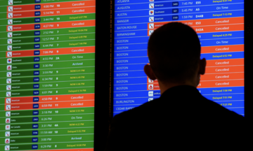 Bão tuyết càn quét nước Mỹ, hàng nghìn chuyến bay bị hủy