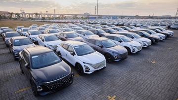 Lượng ô tô nhập khẩu tiếp tục tăng trong 2 tháng đầu năm 2026