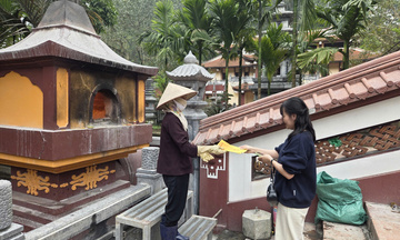 Bỏ đốt vàng mã: Vì sao nơi làm được, nơi vẫn còn ‘rực lửa’? Bài 1: Chuyến biến tích cực ở chốn tâm linh