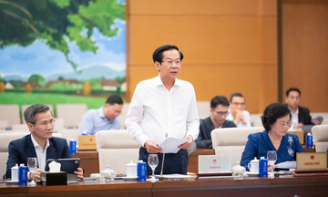 Gỡ bỏ rào cản hành chính, cho phép khen thưởng kịp thời