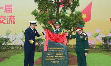 Nhiều hoạt động giao lưu hữu nghị quốc phòng biên giới Việt Nam - Trung Quốc  