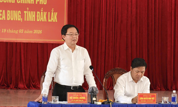 Phó Thủ tướng Hồ Quốc Dũng làm việc với xã biên giới ở Đắk Lắk