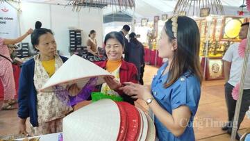 Hà Nội phát triển làng nghề, cụm công nghiệp gắn với sinh kế người dân