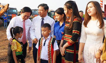 Phó Thủ tướng Hồ Quốc Dũng dự khởi công trường học liên cấp ở Đắk Lắk
