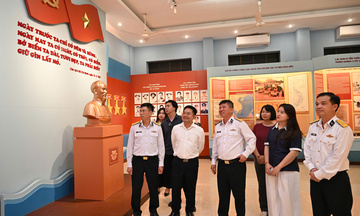 Báo Công Thương tổ chức hoạt động tri ân, giáo dục truyền thống tại Lữ đoàn Đặc công Hải quân 126