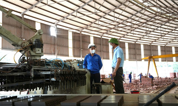 Từ “Giờ Trái đất” đến xây dựng văn hóa tiết kiệm điện ở Lào Cai