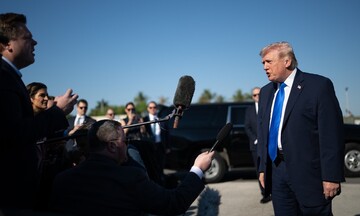 Tổng thống Donald Trump hoan nghênh 'món quà rất lớn' từ Iran 