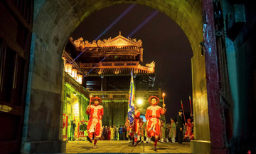 Miễn phí thưởng thức chương trình Hoàng cung huyền ảo tại Đại nội Huế.