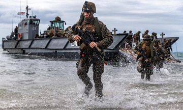 Mỹ tính nước cờ quân sự để gỡ ‘nút thắt’ tại eo biển Hormuz