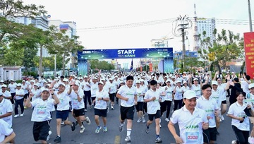 Hơn 800 vận động viên sôi nổi chạy hưởng ứng Giờ Trái đất 2026