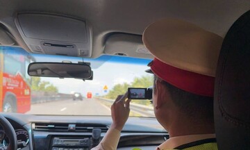 Phạt nguội nhiều lái xe không bật xi-nhan khi chuyển làn trên cao tốc