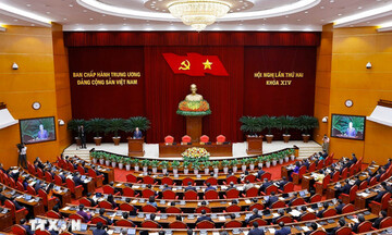 Từ Hội nghị Trung ương 2, đề xuất tăng lương cơ sở gắn cải cách bộ máy