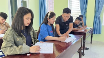 Quảng Ngãi: Chính quyền xã ‘ghi nợ’ giúp bà con xuất khẩu lao động