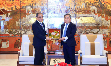 Chủ tịch Hà Nội làm việc với Đại sứ Philippines tại Việt Nam