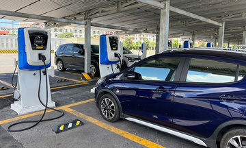 Thủ tướng yêu cầu hoàn thiện quy chuẩn hạ tầng sạc xe điện tại chung cư