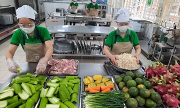 Siết chặt kiểm tra an toàn thực phẩm bếp ăn tập thể, trường học