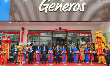 May 10 tăng tốc mở rộng 'sân nhà'