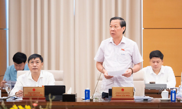 Xem xét sửa đổi bảng lương, phụ cấp đối với cán bộ, lãnh đạo 