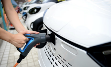 Xe điện tăng sức hút, hãng xe vẫn thận trọng với tham vọng chuyển đổi