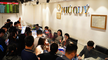 Nhà đầu tư ‘tích sản’ ra sao sau cú sốc giá vàng, bạc?