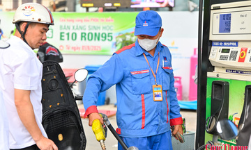 Xăng E10 tại Hà Nội: Từ thói quen mới đến xu hướng tiêu dùng xanh