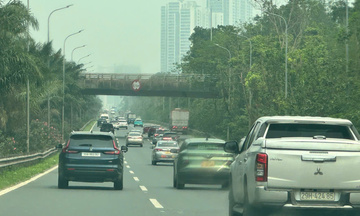 Áp lực giao thông gia tăng trên các tuyến cao tốc dịp Tết Thanh minh