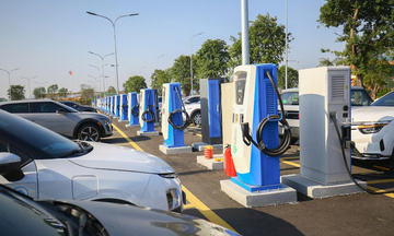 Chuyển dịch năng lượng: Rộng cửa cho ngành công nghiệp xe điện