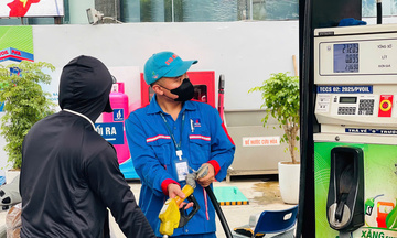 Xăng sinh học E10 được nhiều người tiêu dùng ưa chuộng