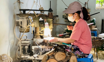 Tiện gỗ Nhị Khê: Nỗi trăn trở giữ nghề trong ‘dòng chảy’ hiện đại