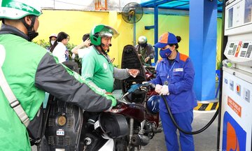 Giá xăng dầu Việt Nam thấp hơn nhiều nước trong khu vực
