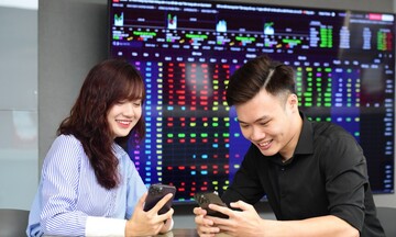 Chứng khoán tăng xấp xỉ 80 điểm với thanh khoản gấp rưỡi