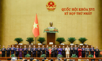 Quốc hội phê chuẩn bổ nhiệm 6 Phó Thủ tướng, 17 Bộ trưởng, trưởng ngành