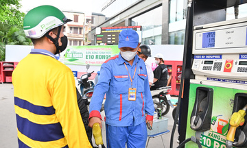 Giá xăng dầu đồng loạt giảm mạnh, dầu diesel giảm gần 10.000 đồng/lít 