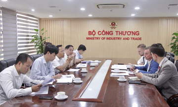 Thứ trưởng Nguyễn Hoàng Long làm việc với Zarubezhneft về điện gió