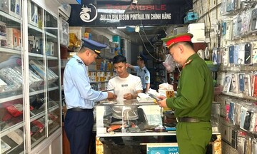 Nghệ An xử phạt hộ kinh doanh phụ kiện giả mạo nhãn hiệu 'SAMSUNG'