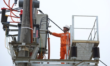 Đẩy mạnh đảm bảo an toàn, vệ sinh lao động trong ngành điện