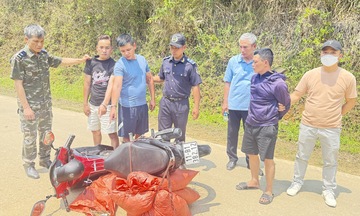 Cao Bằng: Phát hiện đối tượng chở 6 bao tải vảy nghi của tê tê
