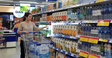 TP. Hồ Chí Minh: Nước suối đóng chai đa dạng nguồn cung, mức giá