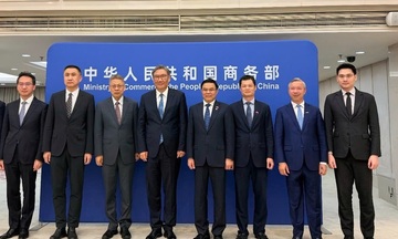 Hội đàm song phương giữa Bộ trưởng Lê Mạnh Hùng và Bộ trưởng Bộ Thương mại Trung Quốc Vương Văn Đào