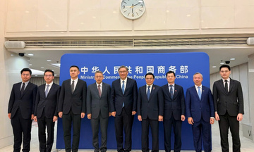 Hội đàm song phương giữa Bộ trưởng Lê Mạnh Hùng và Bộ trưởng Bộ Thương mại Trung Quốc Vương Văn Đào