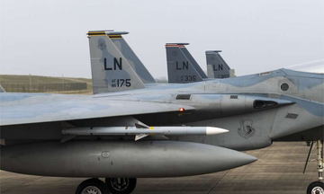 Tên lửa AIM-120: Tầm bắn xa, làm chủ không chiến hiện đại